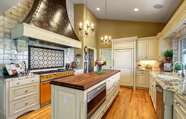 Before-After-A-Traditional-Kitchen-Remodel-European-Flair